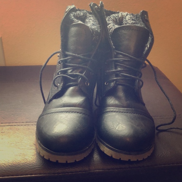 Refresh Black Lace Up Hiking Boots - Picture 1 of 2